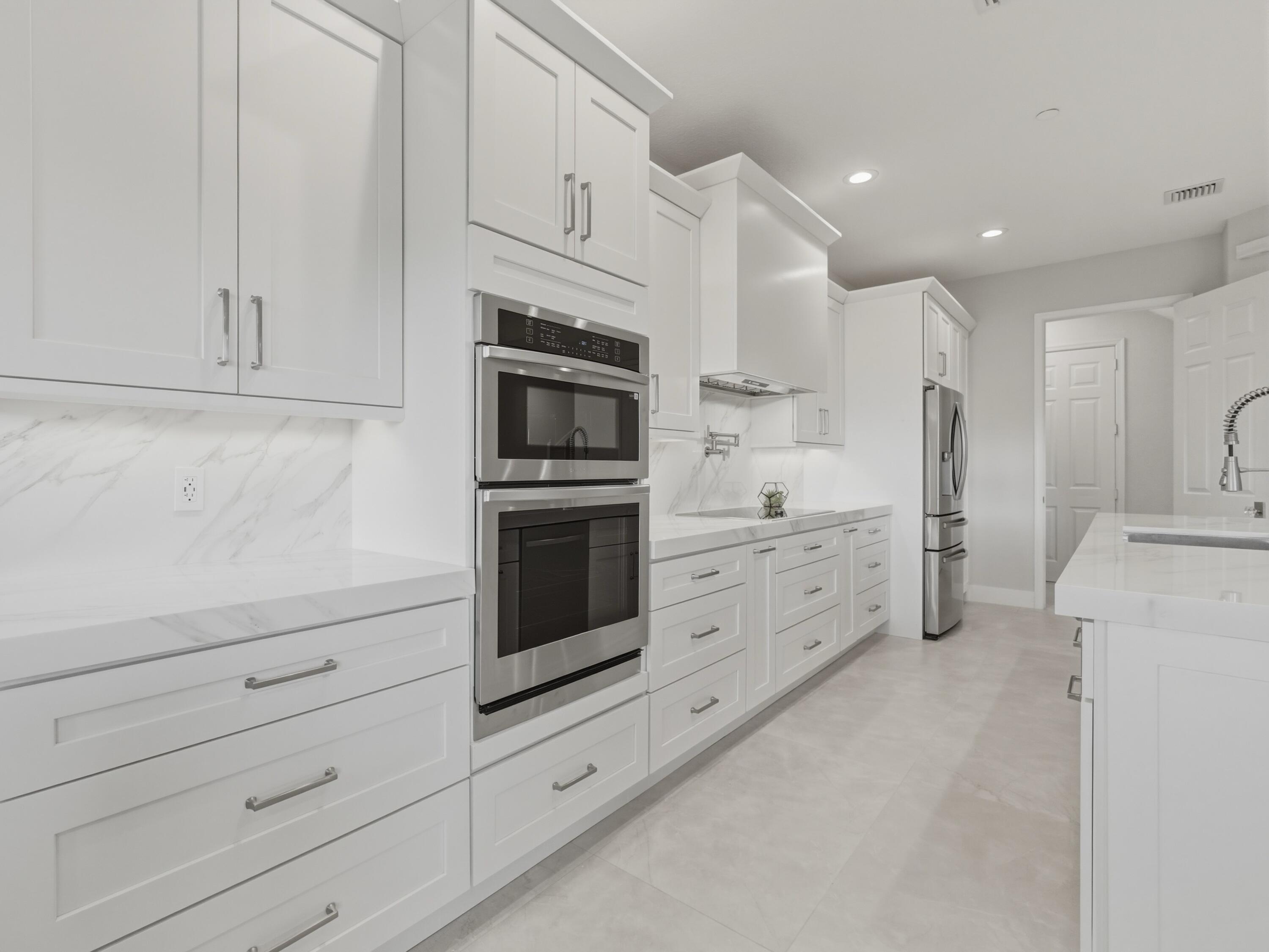 34 Lancaster Road Boynton Beach, FL 33426 - Photo 3 of 57 Kitchen
