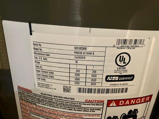 605 Colonial Drive, Unit 5 Fort Walton Beach, FL 32547 - Photo 27 of 31 a view of a door of the house