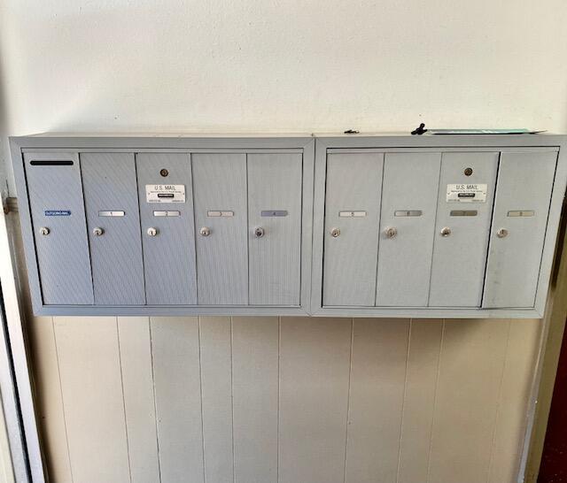 605 Colonial Drive, Unit 5 Fort Walton Beach, FL 32547 - Photo 28 of 31 a view of a closet