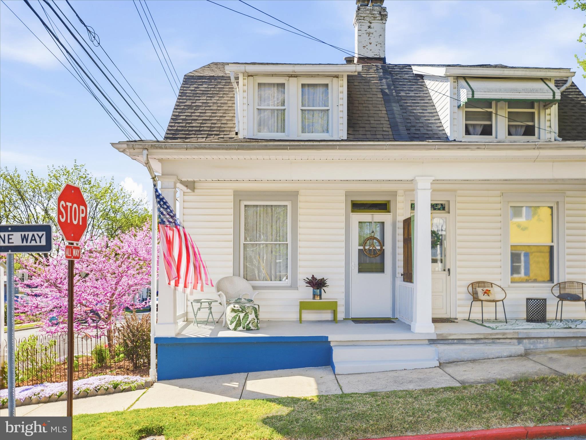 14 South High Street Funkstown, MD 21734 - Photo 2 of 33 a front view of a house with yard