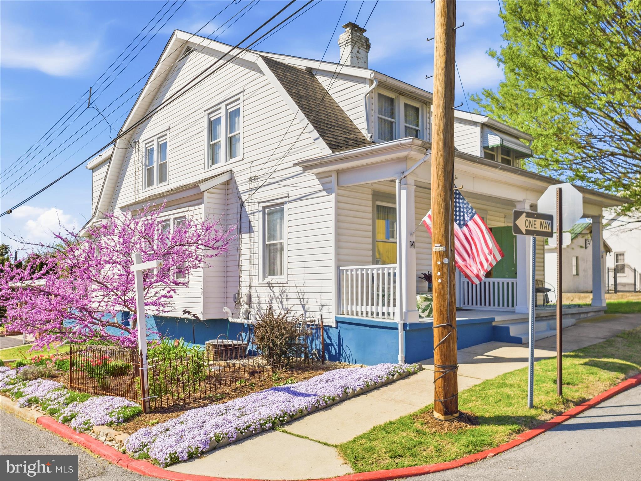 14 South High Street Funkstown, MD 21734 - Photo 3 of 33 a front view of a house with garden