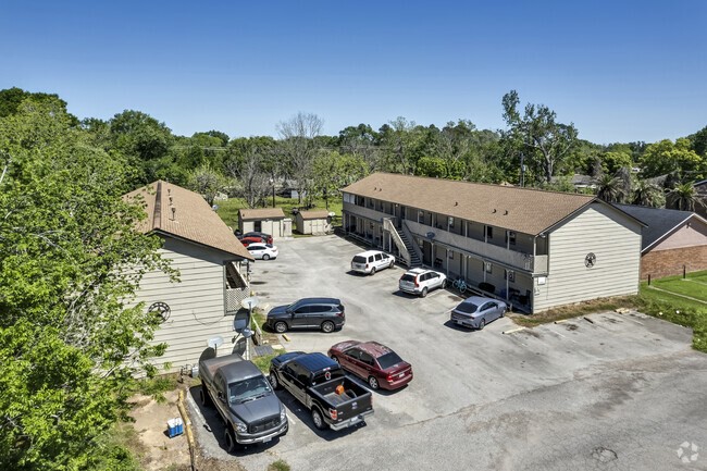 201 Sands Street, Unit 19 Angleton, TX 77515 - Photo 1 of 6