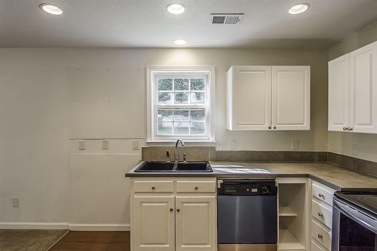 456 North Rutherford Road Greer, SC 29651 - Photo 9 of 20