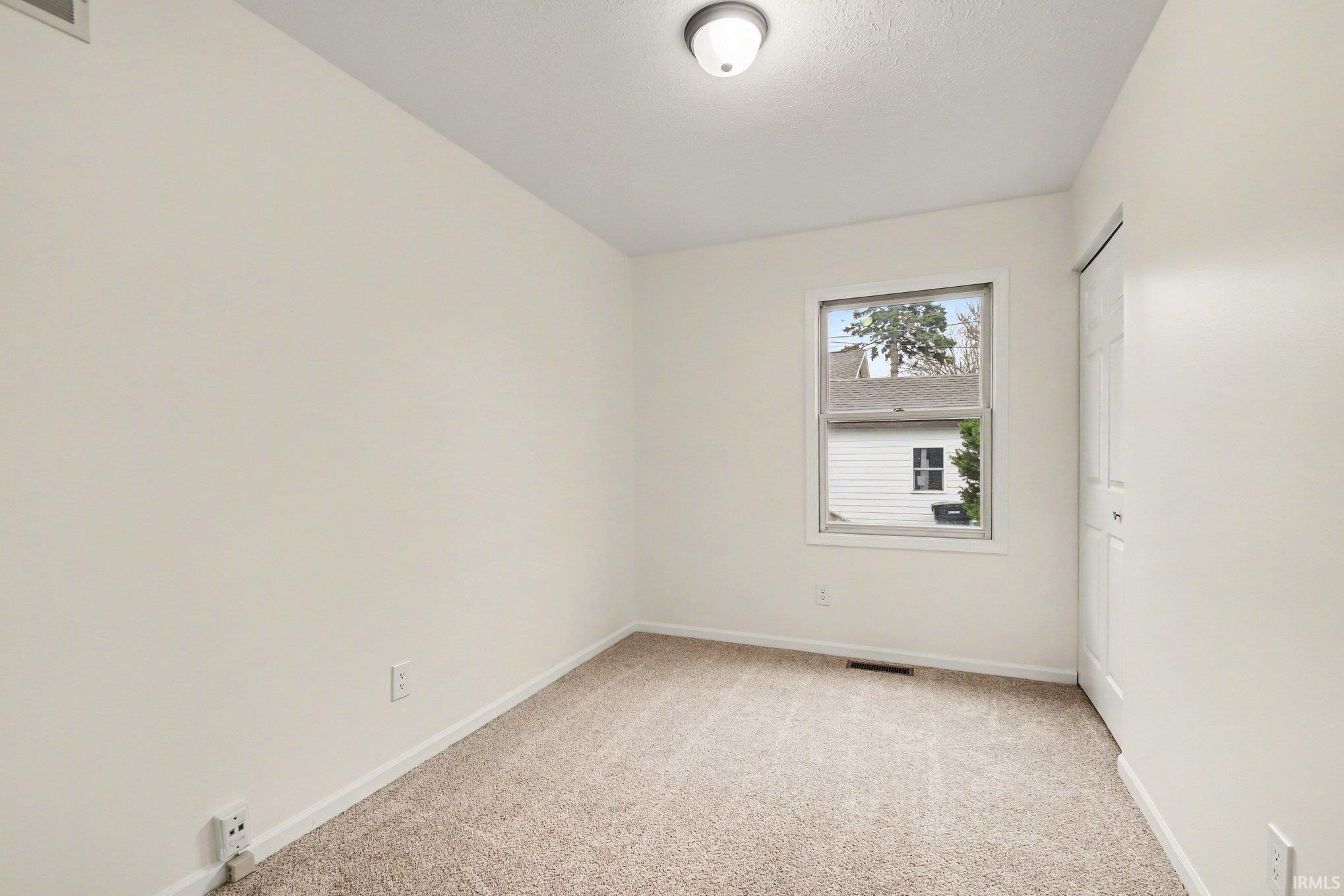 329 West 9th Street Mishawaka, IN 46544 - Photo 11 of 24