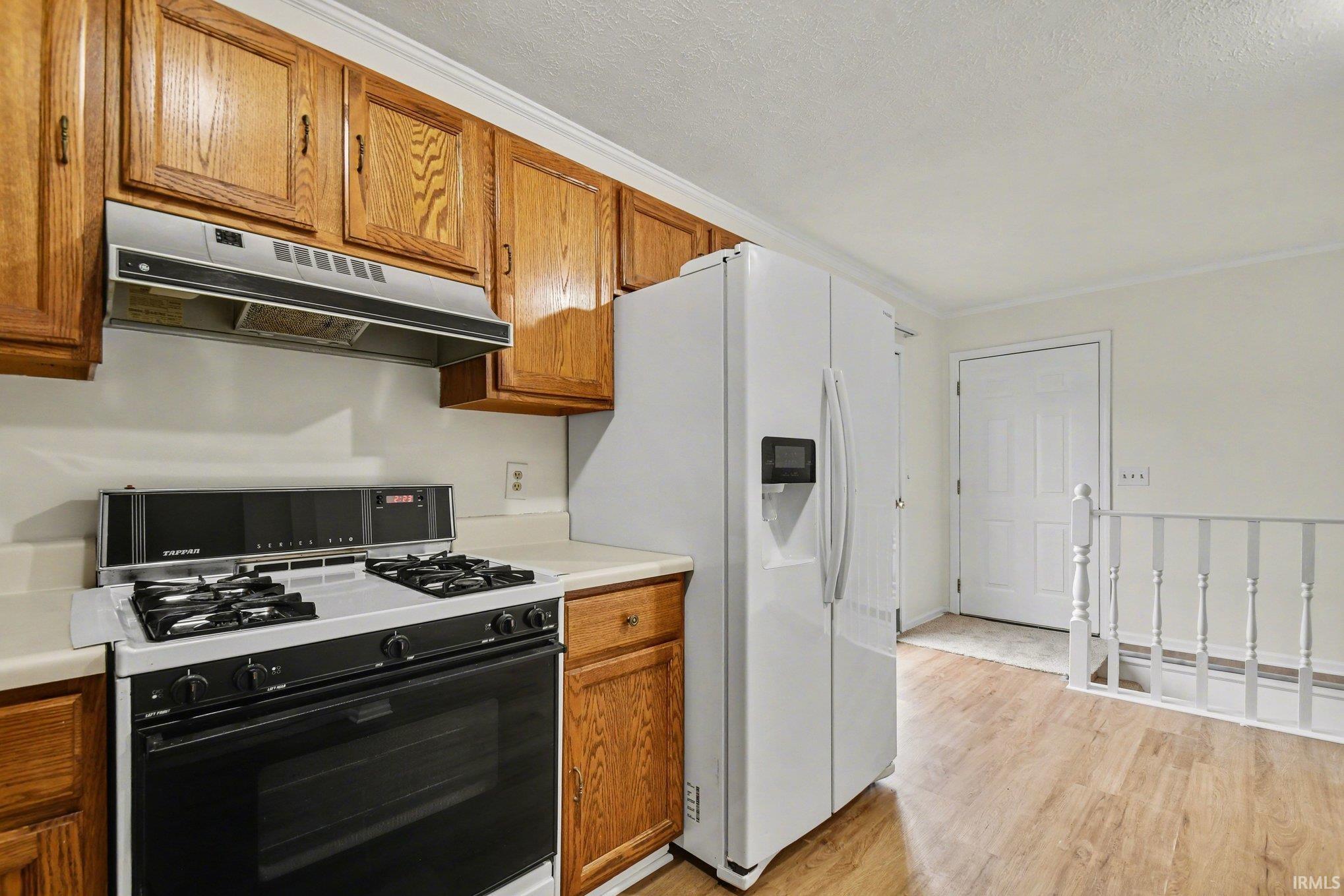 329 West 9th Street Mishawaka, IN 46544 - Photo 7 of 24