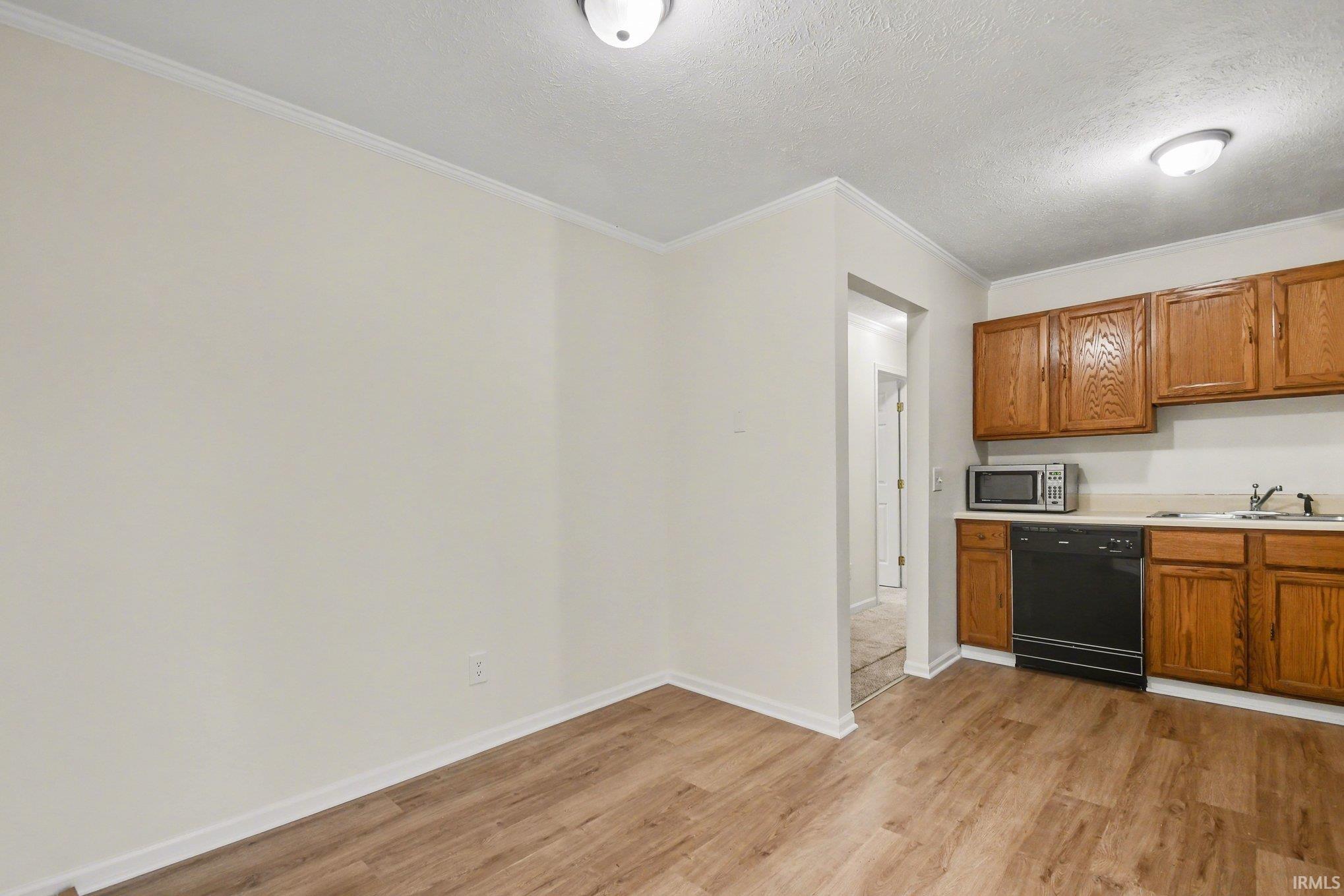 329 West 9th Street Mishawaka, IN 46544 - Photo 8 of 24