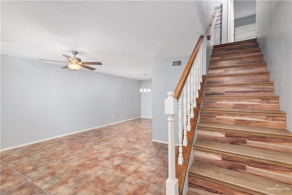 1712 Oaks Road Edinburg, TX 78539 - Photo 12 of 26 Gallery Image 12