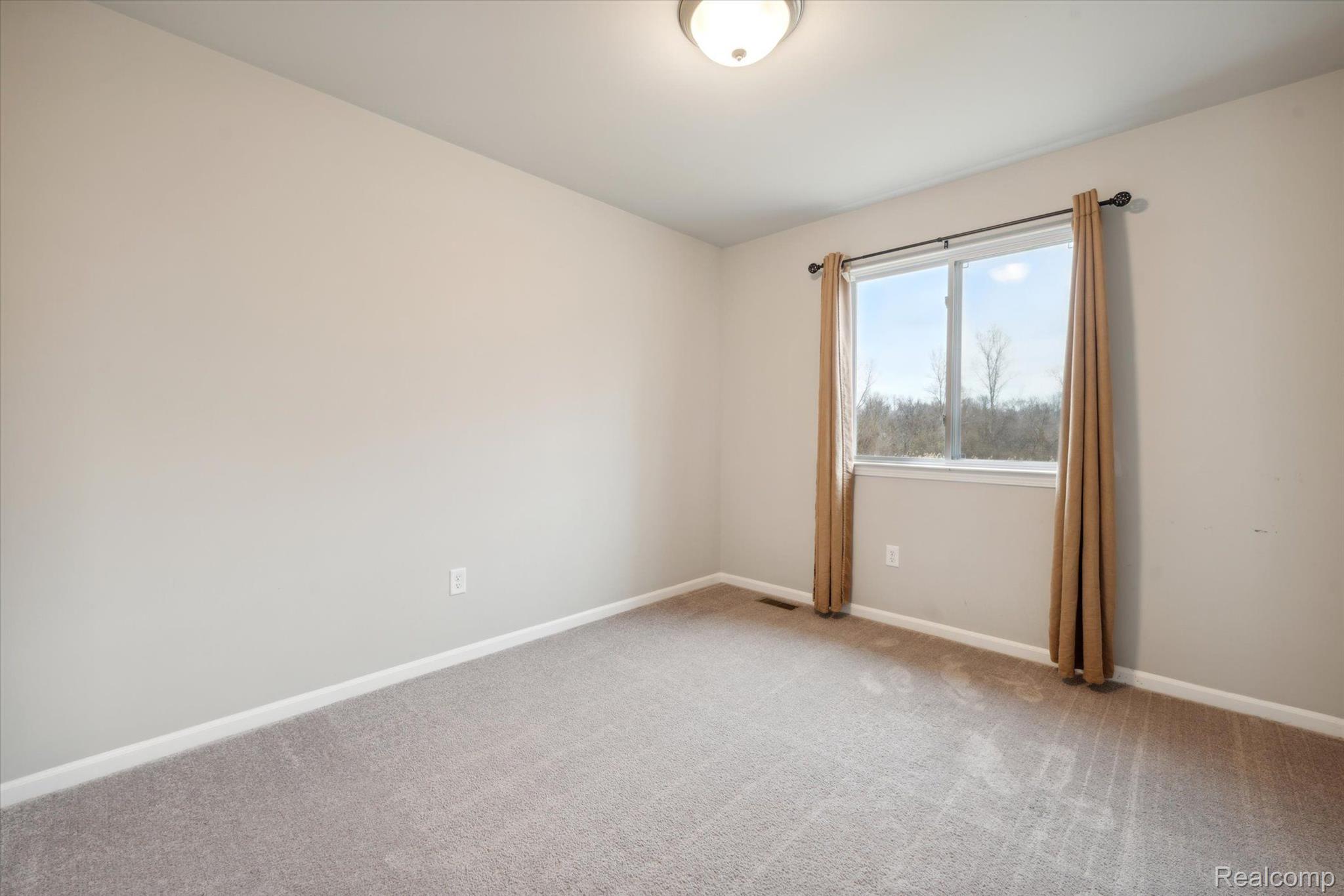 42765 Colonial Road Belleville, MI 48111 - Photo 32 of 46 Gallery Image 32