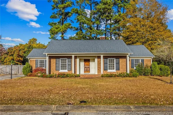 $2,050 | 2706 Huntington Road, Fayetteville, NC 28303