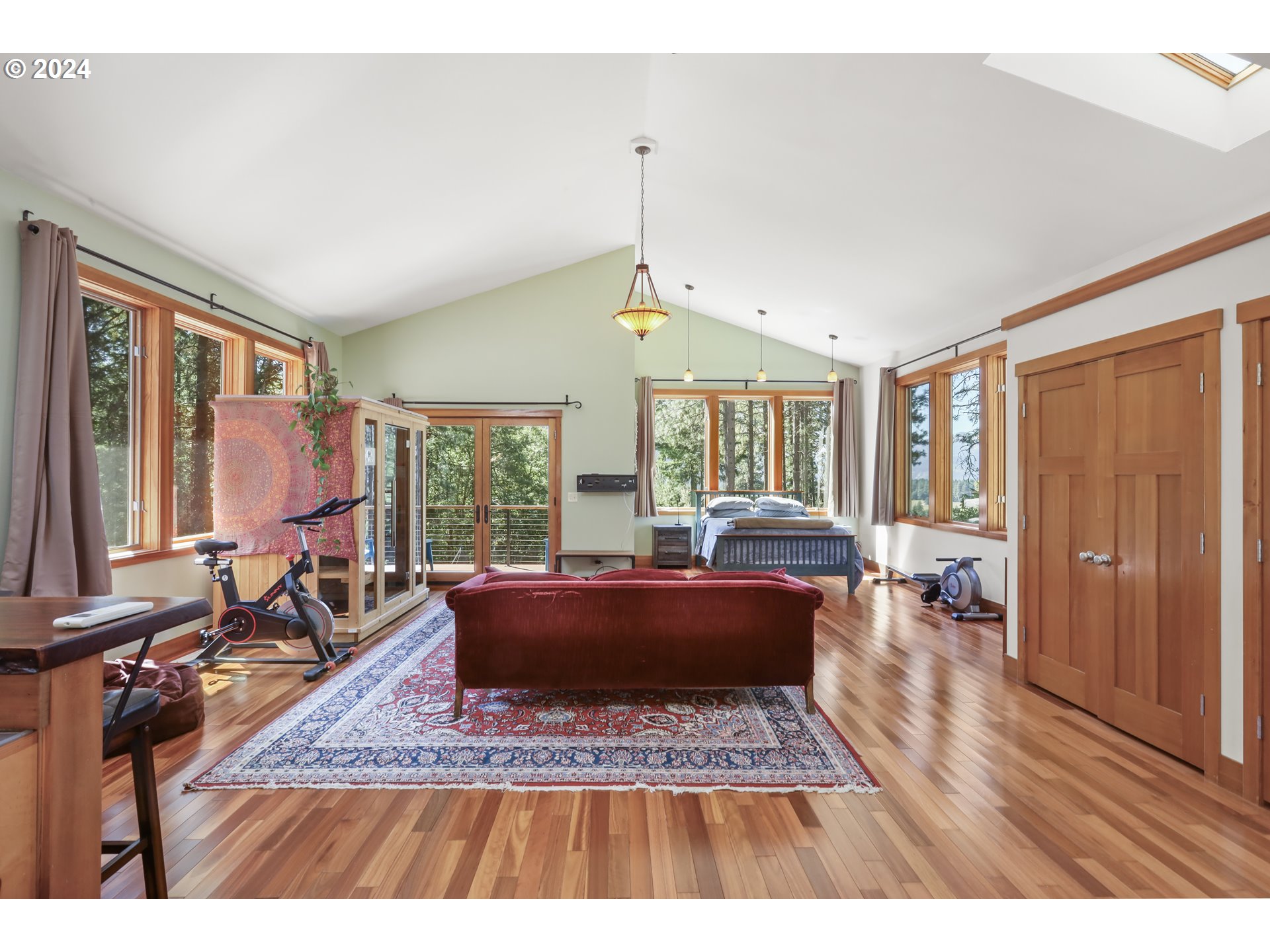 7 Rattlesnake Road White Salmon, WA 98672 - Photo 16 of 41 a living room with furniture and a large window