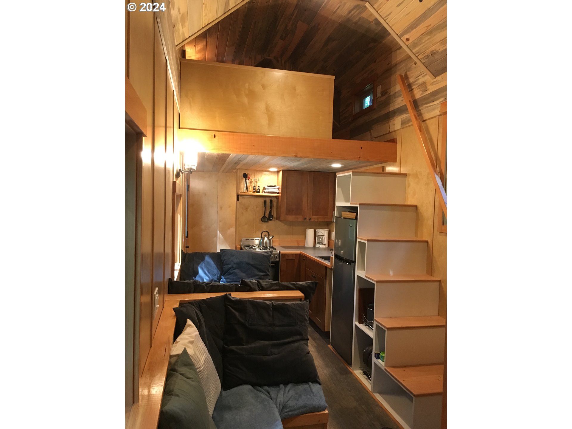 7 Rattlesnake Road White Salmon, WA 98672 - Photo 34 of 41 a kitchen with a sink and a refrigerator