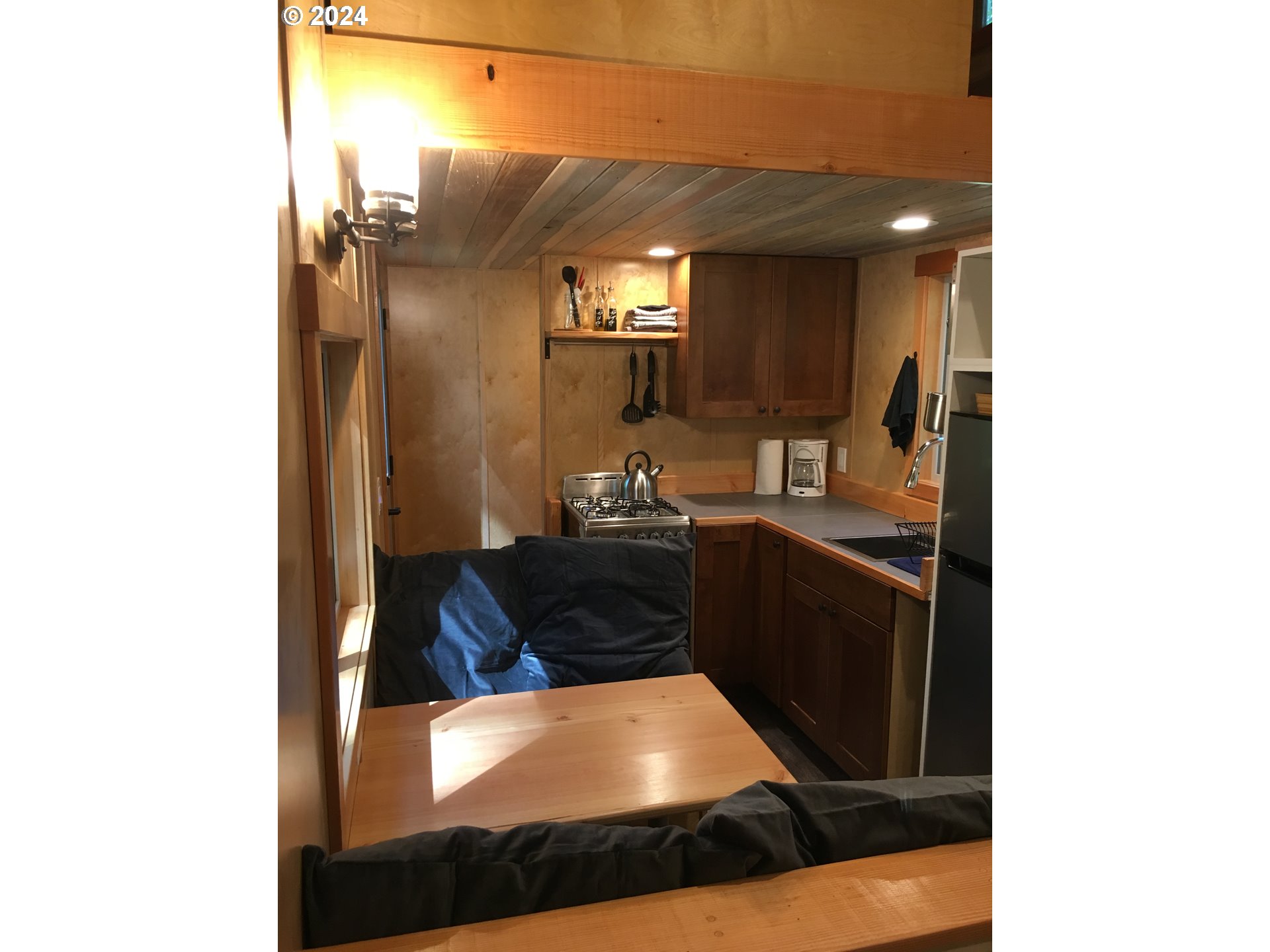 7 Rattlesnake Road White Salmon, WA 98672 - Photo 35 of 41 a bathroom with a sink and a mirror