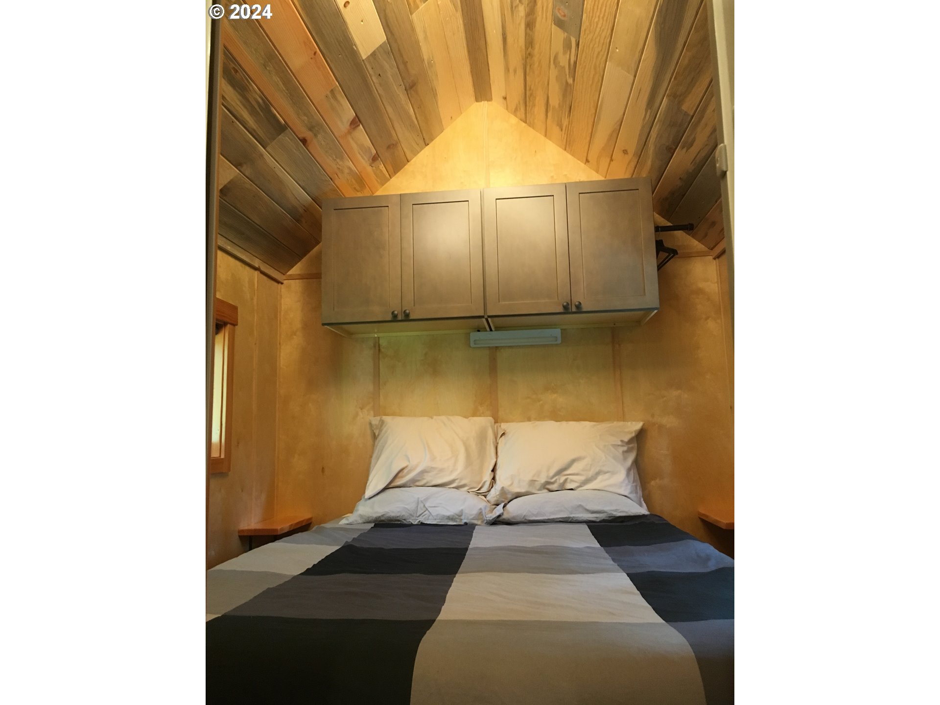 7 Rattlesnake Road White Salmon, WA 98672 - Photo 37 of 41 a view of a entryway