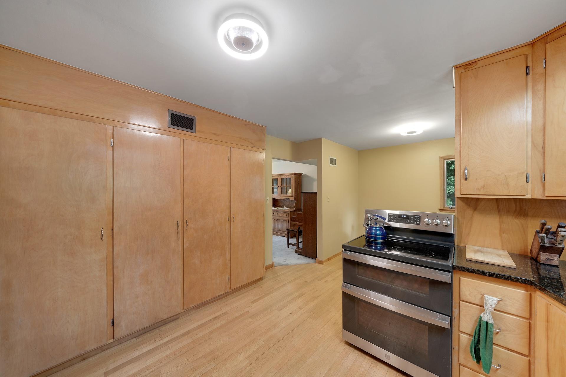14616 Wildcrest Road Minnetonka, MN 55345 - Photo 7 of 49 Gallery Image 7