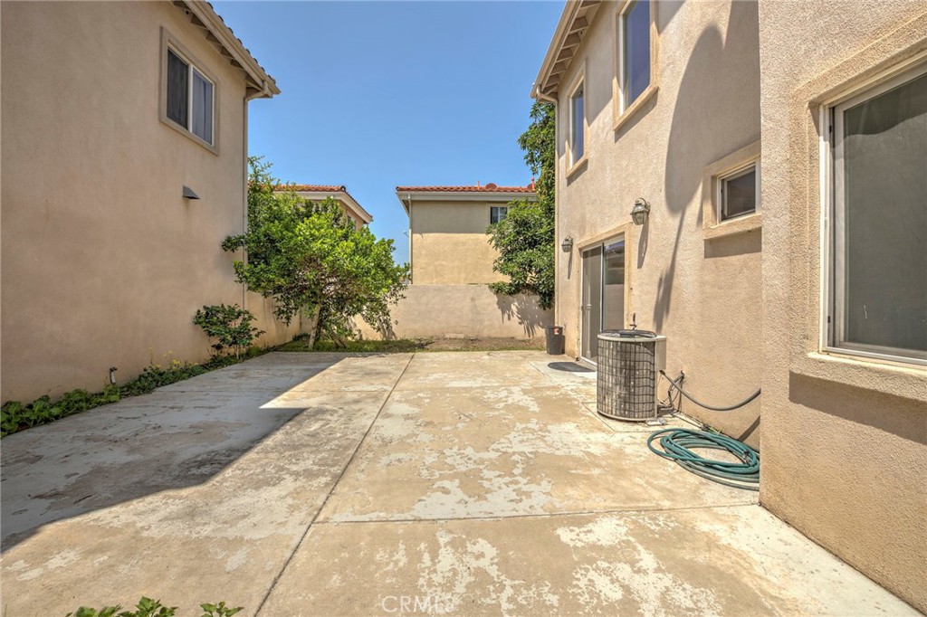 11552 Lower Azusa Road El Monte, CA 91732 - Photo 38 of 41 a view of a pathway along a building