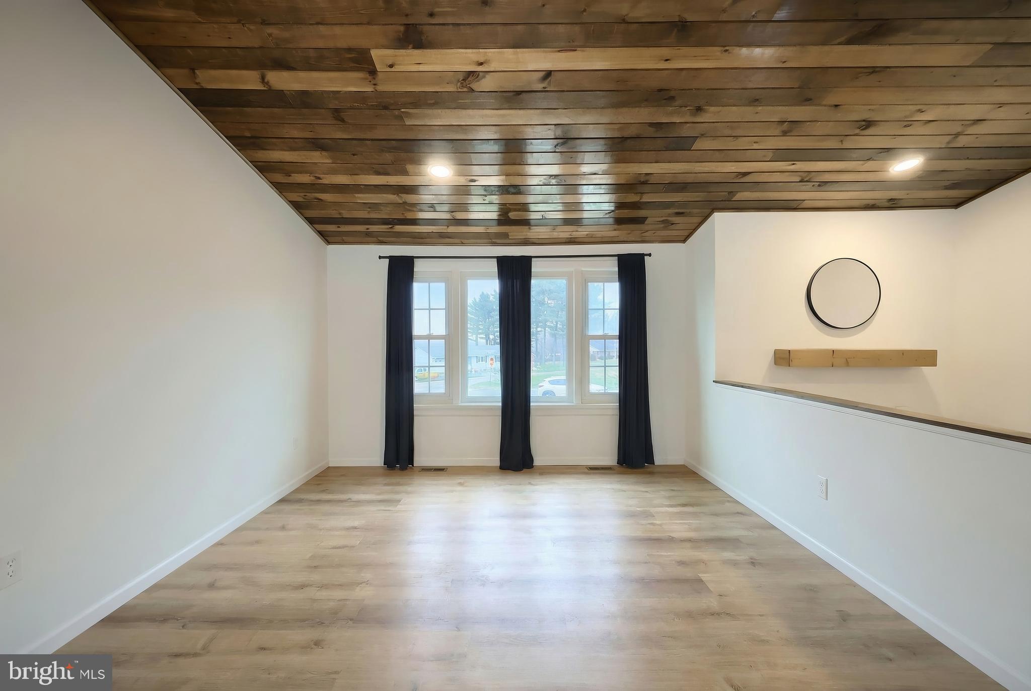 2 Dutton Road New Freedom, PA 17349 - Photo 9 of 39 a view of entryway