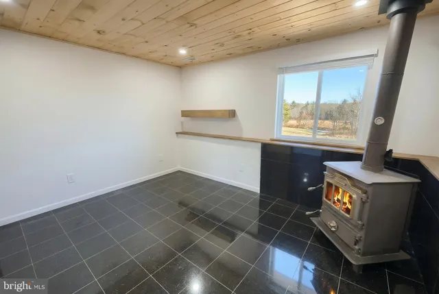 a view of a storage & utility room