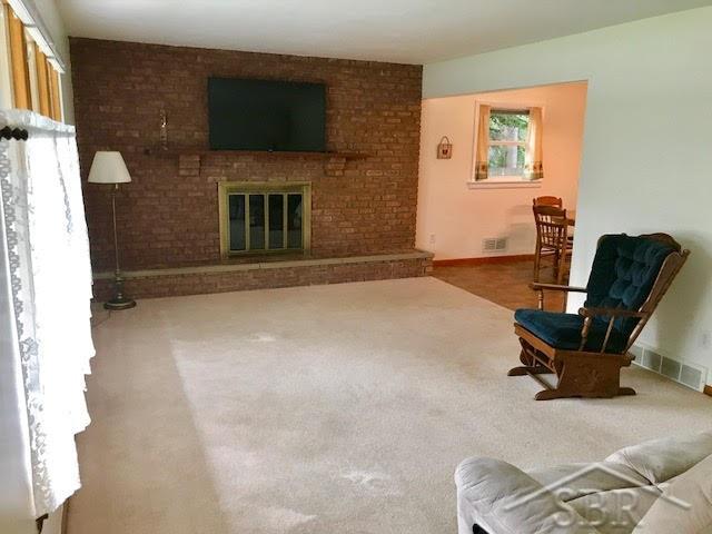 561 North Miller Road Saginaw, MI 48609 - Photo 5 of 41 31326595-4.JPG