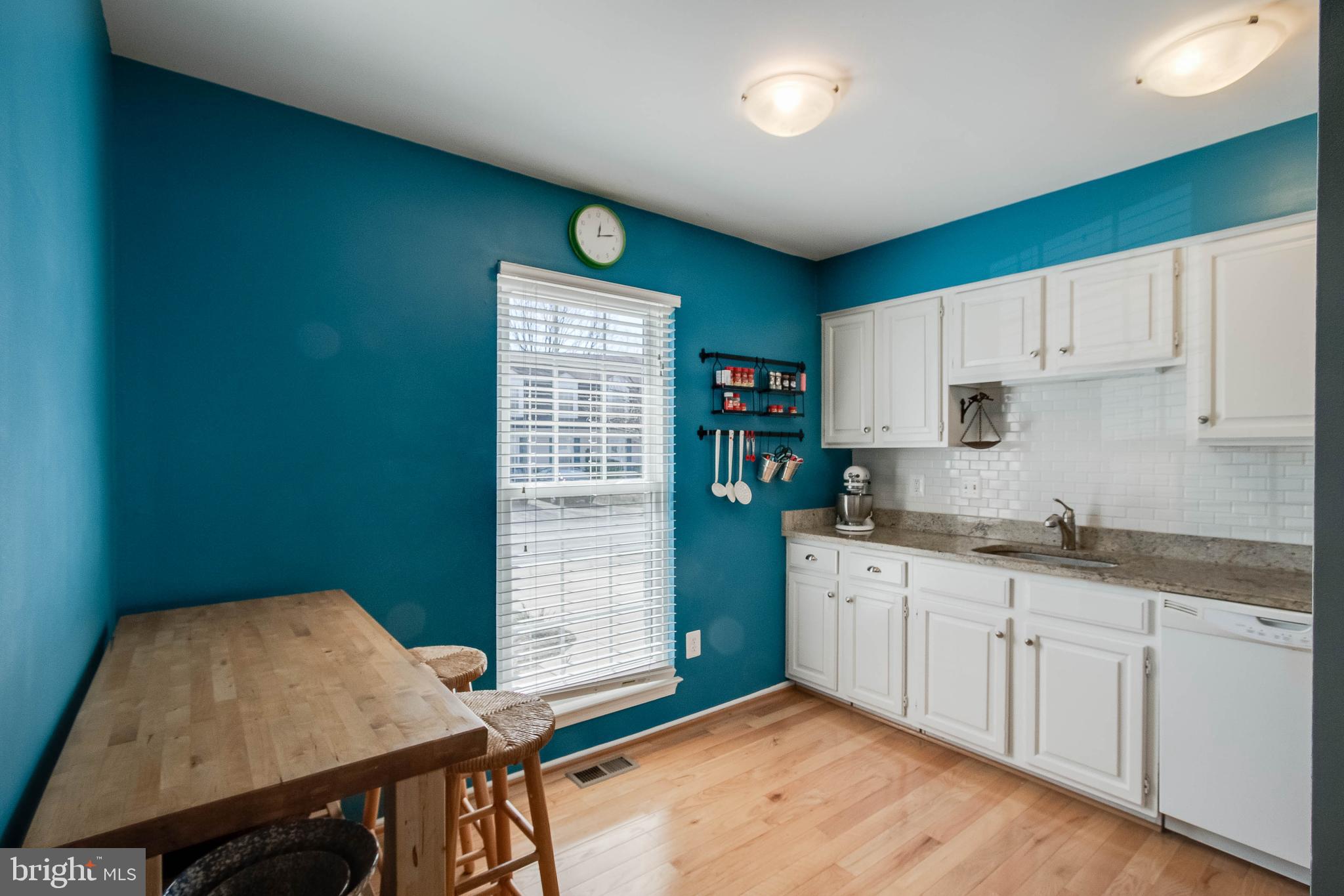 5995 Powell's Landing Road Burke, VA 22015 - Photo 3 of 28 Plenty of counter space