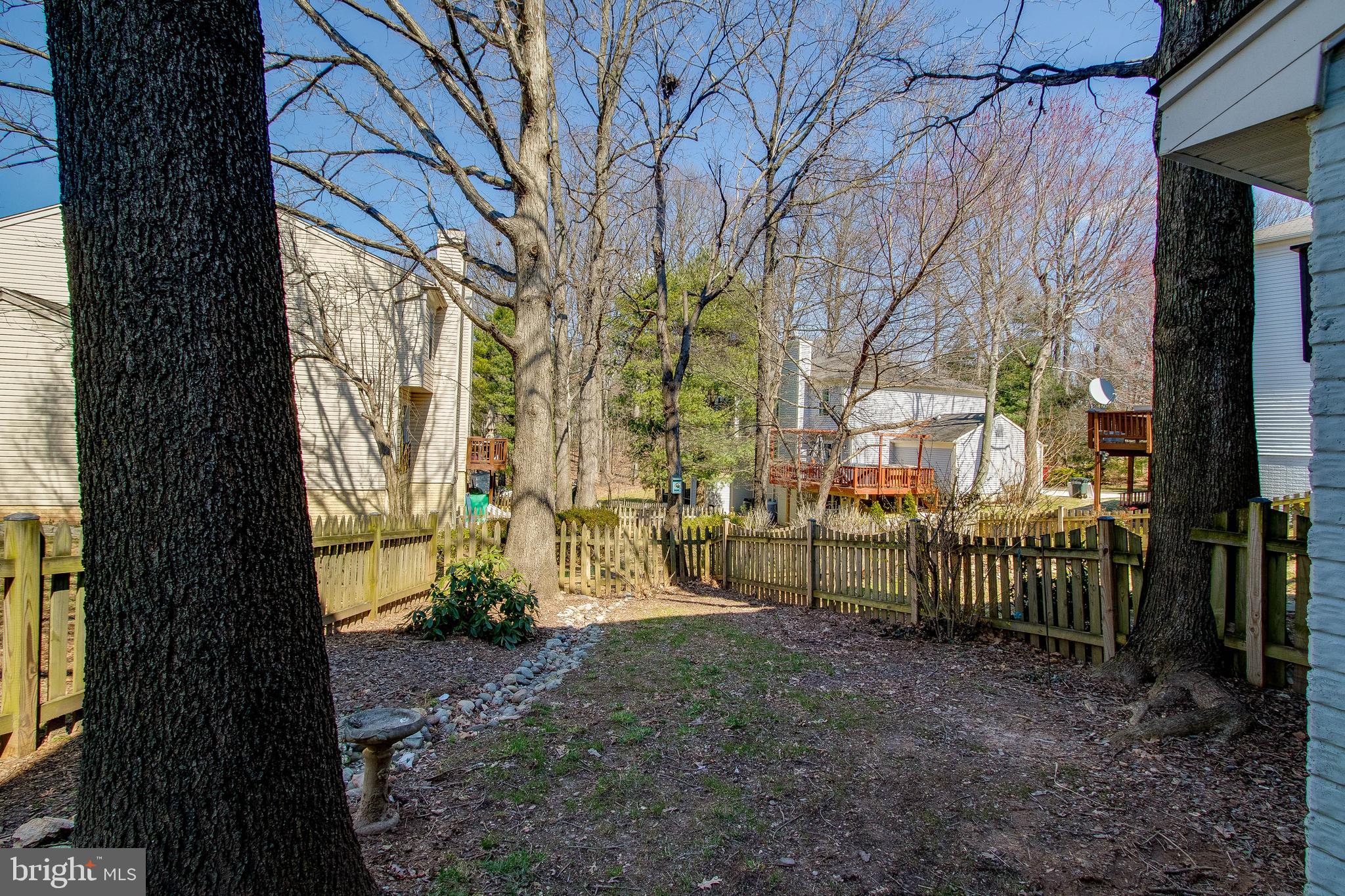 5995 Powell's Landing Road Burke, VA 22015 - Photo 25 of 28 Large back yard