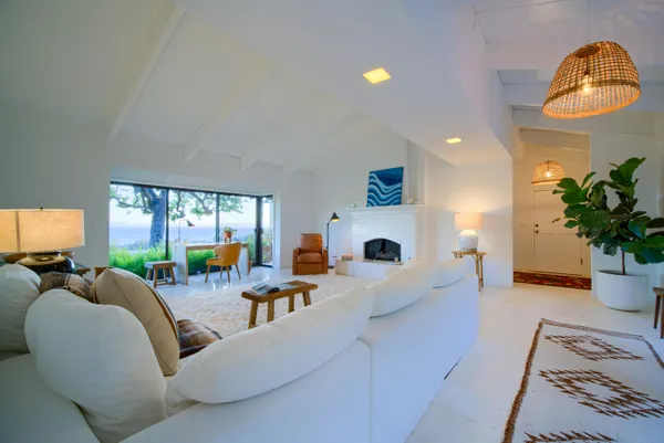 $13,999,000 | 3330 Foothill Road, Carpinteria, CA 93013