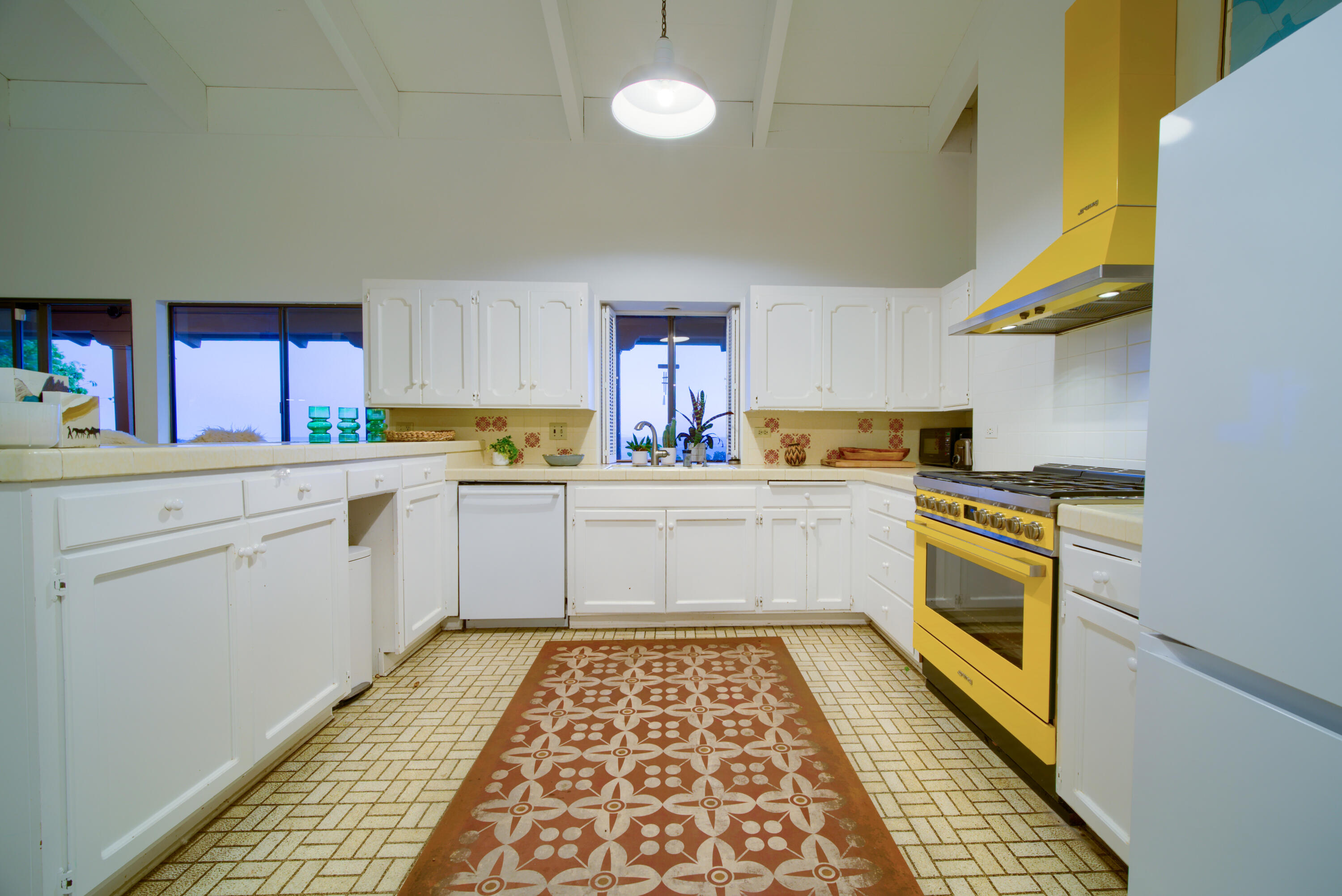 3330 Foothill Road Carpinteria, CA 93013 - Photo 26 of 78 kitchen sink