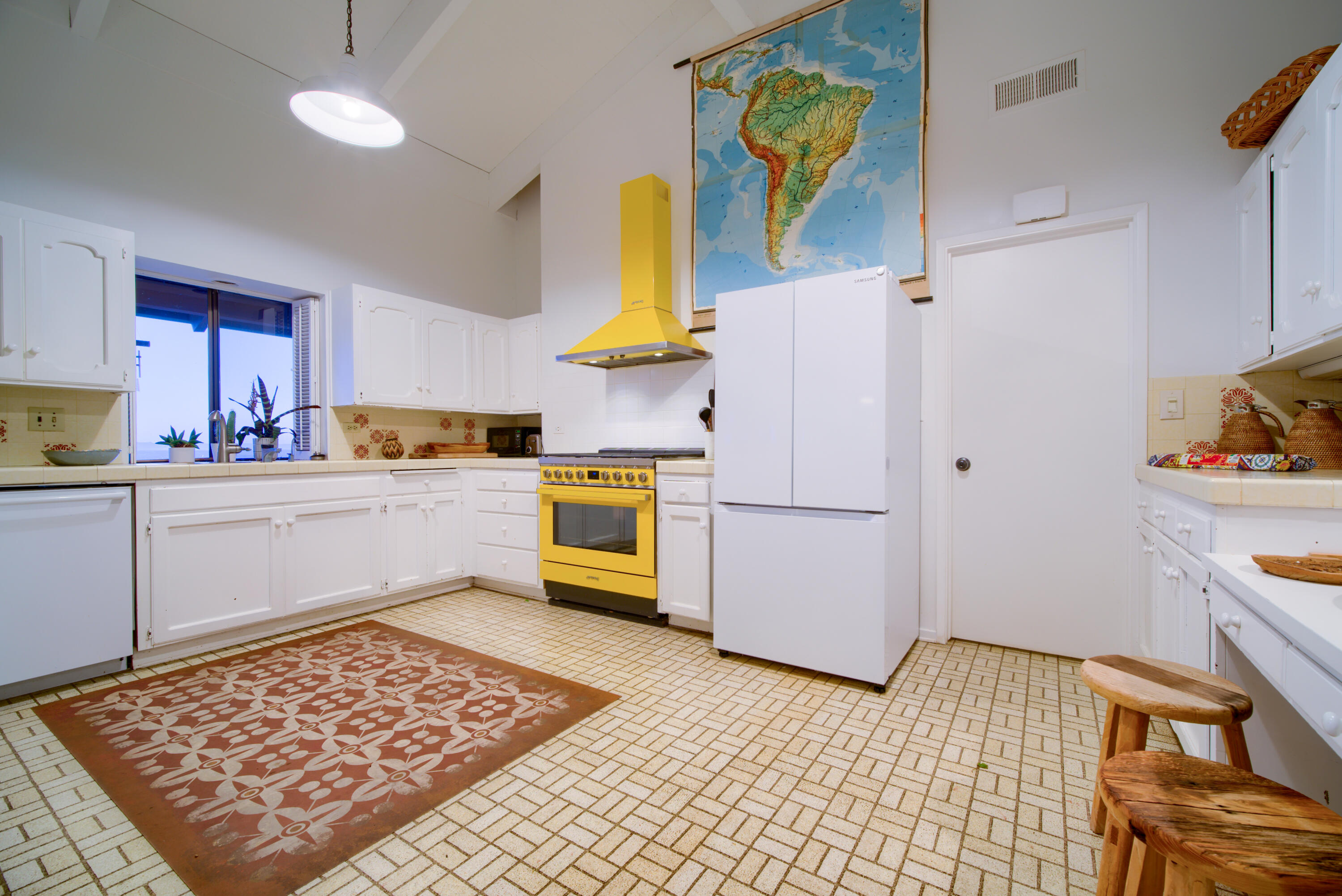 3330 Foothill Road Carpinteria, CA 93013 - Photo 27 of 78 kitchen range