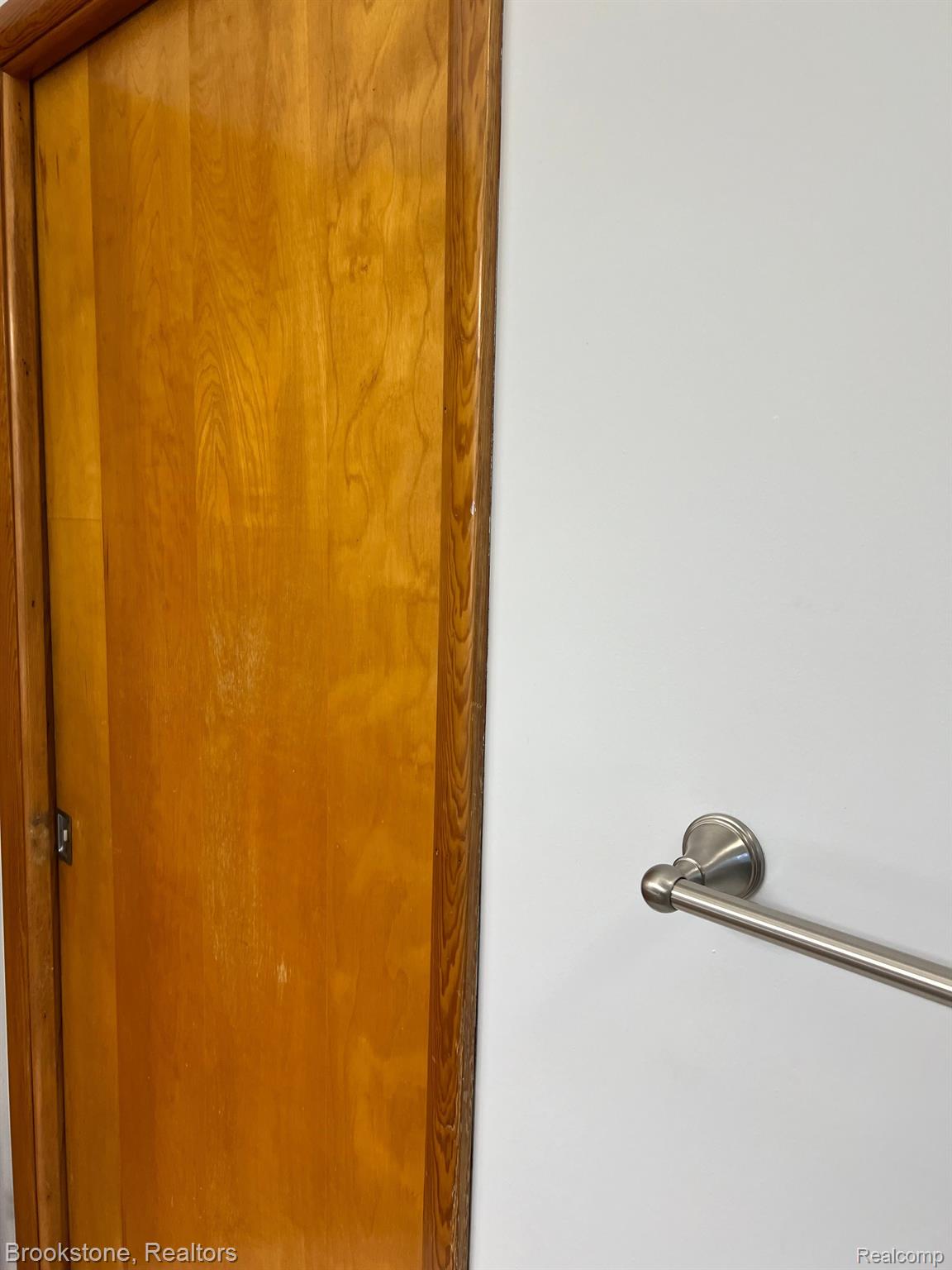 2205 Cole Road Lake Orion, MI 48362 - Photo 38 of 55 THERE IS A LARGE CLOSET IN THE FULL BATH (6X10)