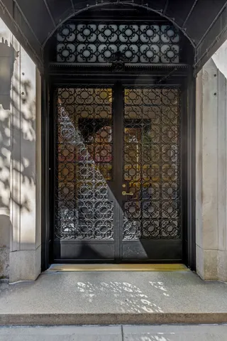 a view of entryway with an outdoor space