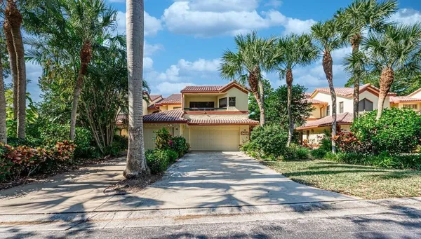 $475,000 | 5425 10th Fairway Drive, Unit 3, Delray Beach, FL 33484