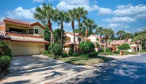 $475,000 | 5425 10th Fairway Drive, Unit 3, Delray Beach, FL 33484