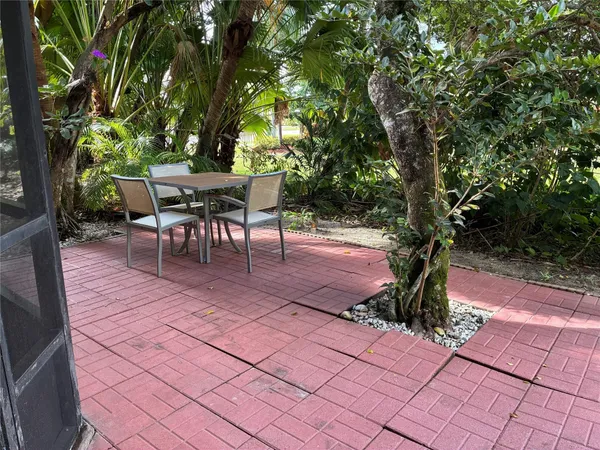 $475,000 | 5425 10th Fairway Drive, Unit 3, Delray Beach, FL 33484