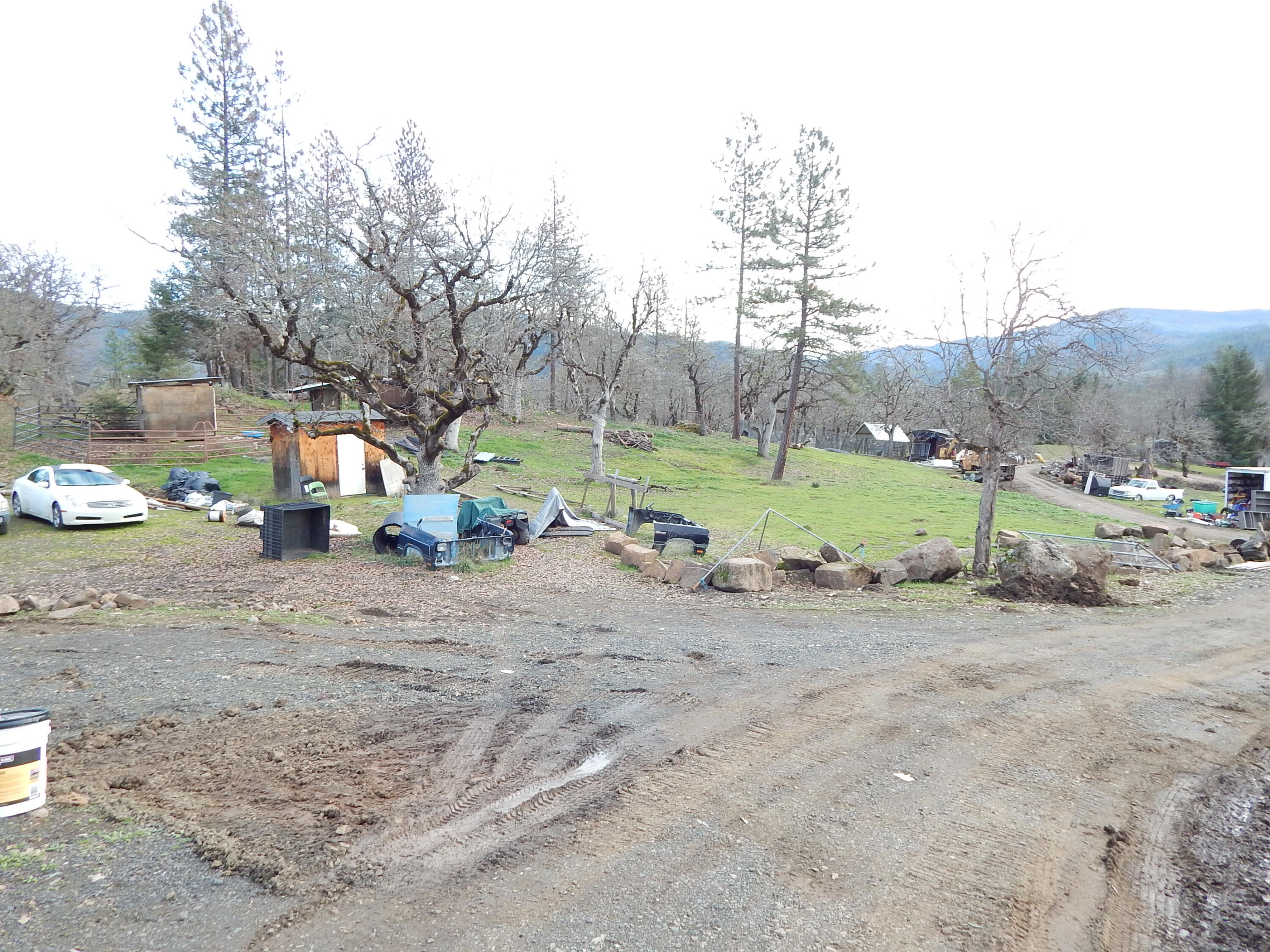 20555 Sawyer Road Shady Cove, OR 97539 - Photo 13 of 16 More