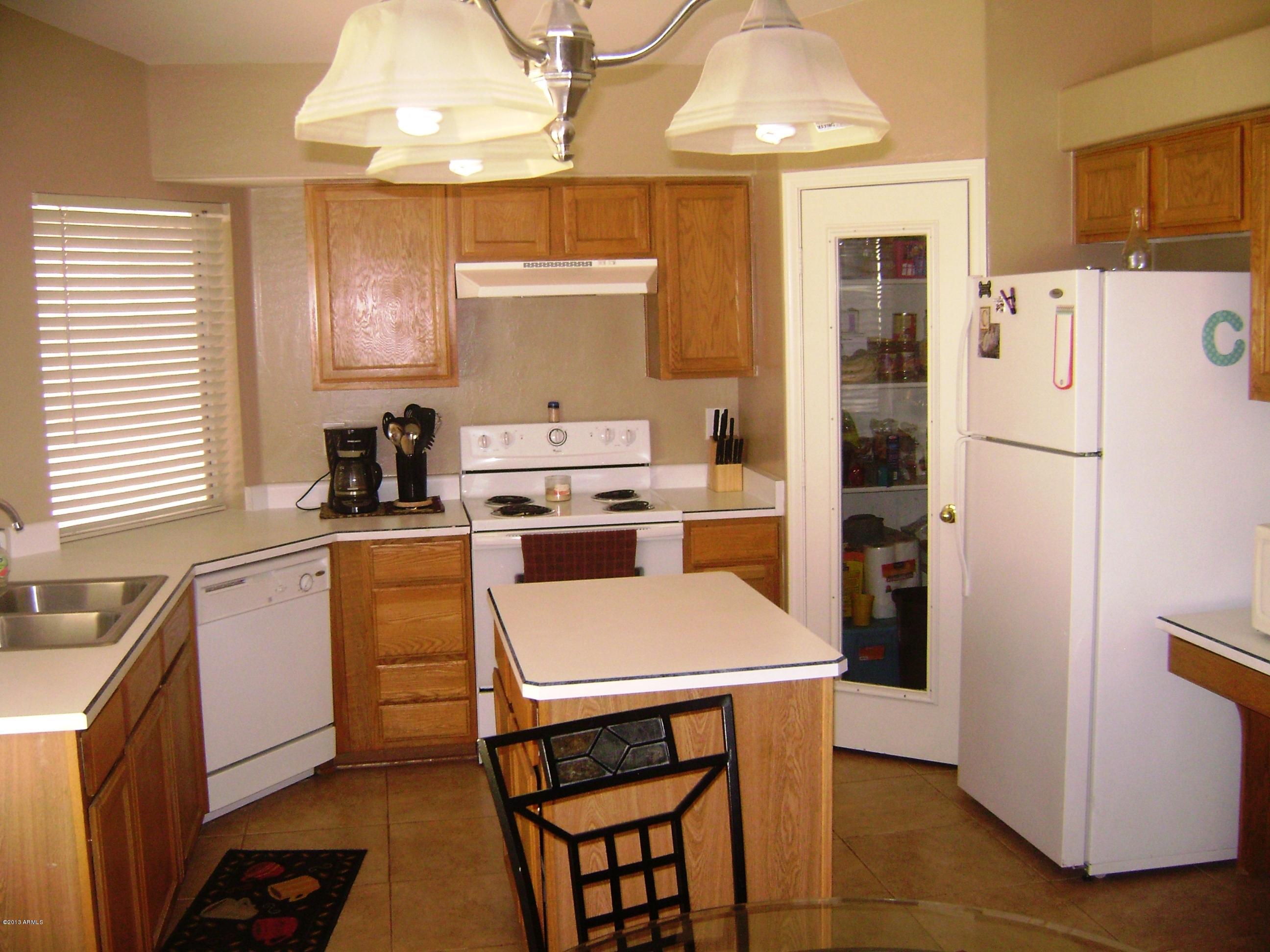 899 East Elgin Street Chandler, AZ 85225 - Photo 9 of 34 kitchen 1
