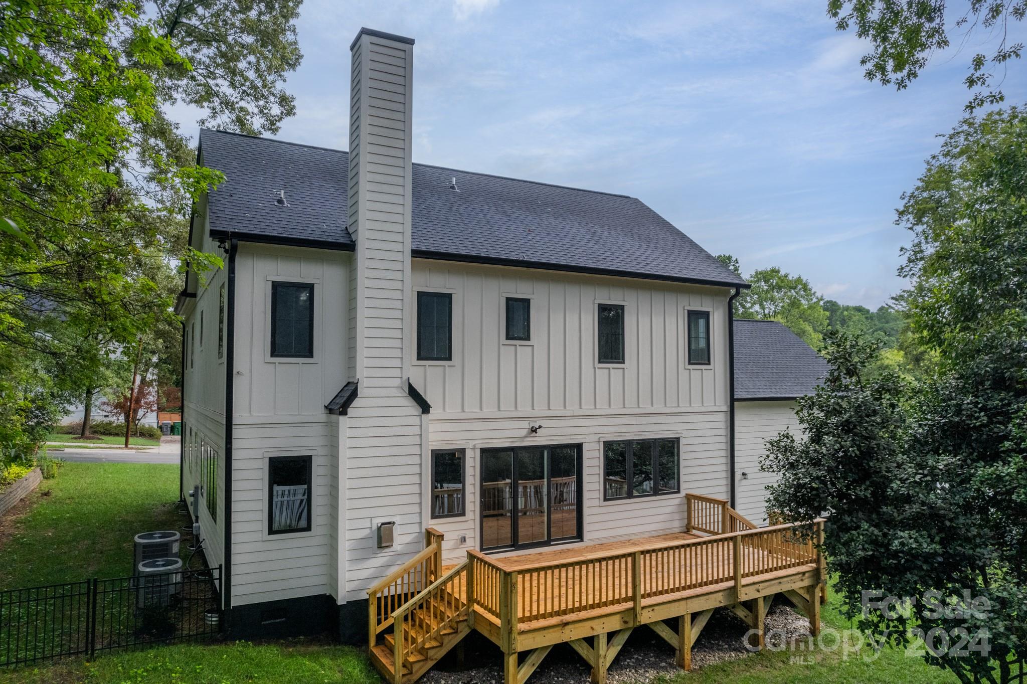 3200 East Ford Road Charlotte, NC 28205 - Photo 44 of 47 Gallery Image 44