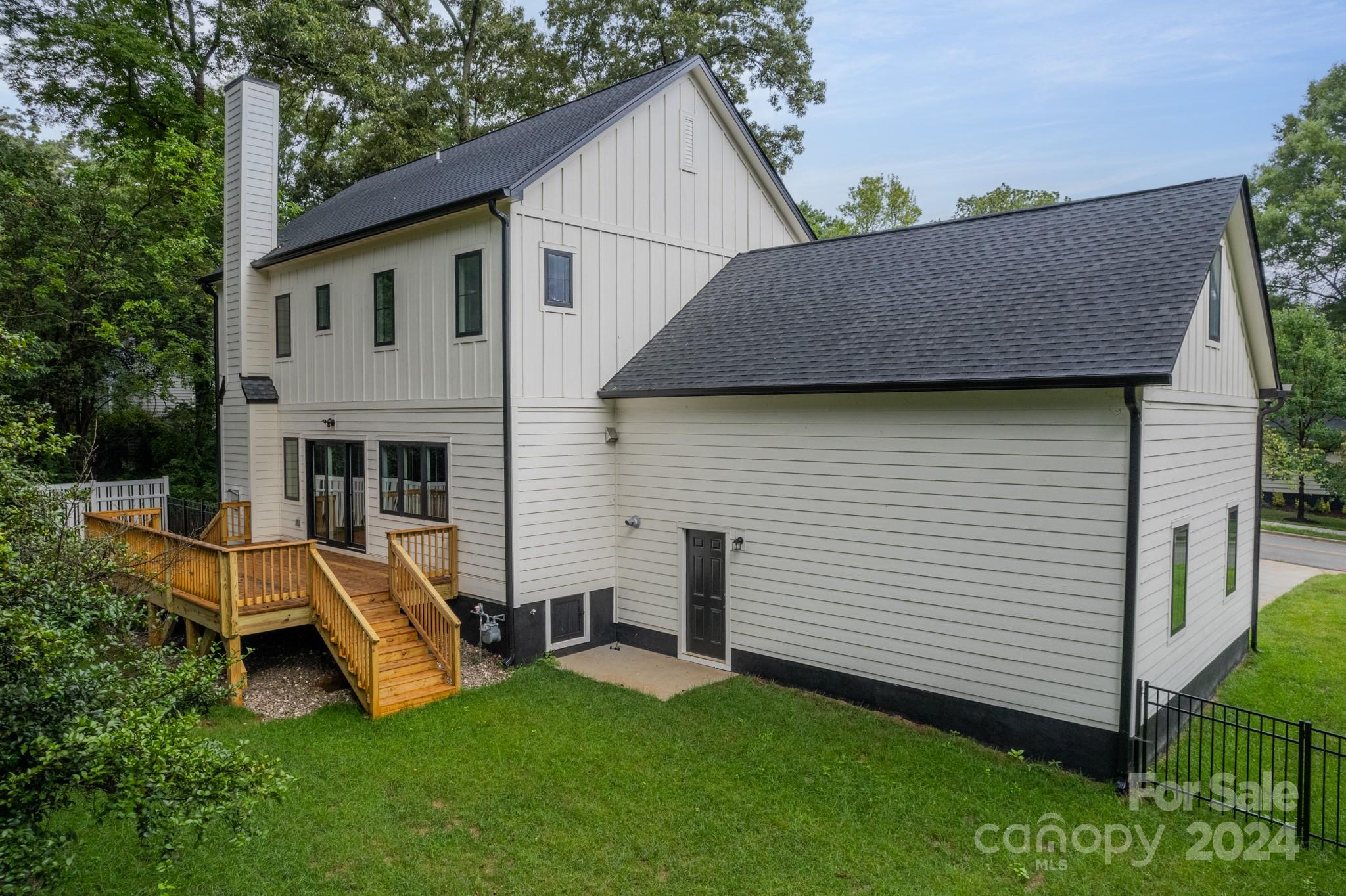 3200 East Ford Road Charlotte, NC 28205 - Photo 45 of 47 Gallery Image 45