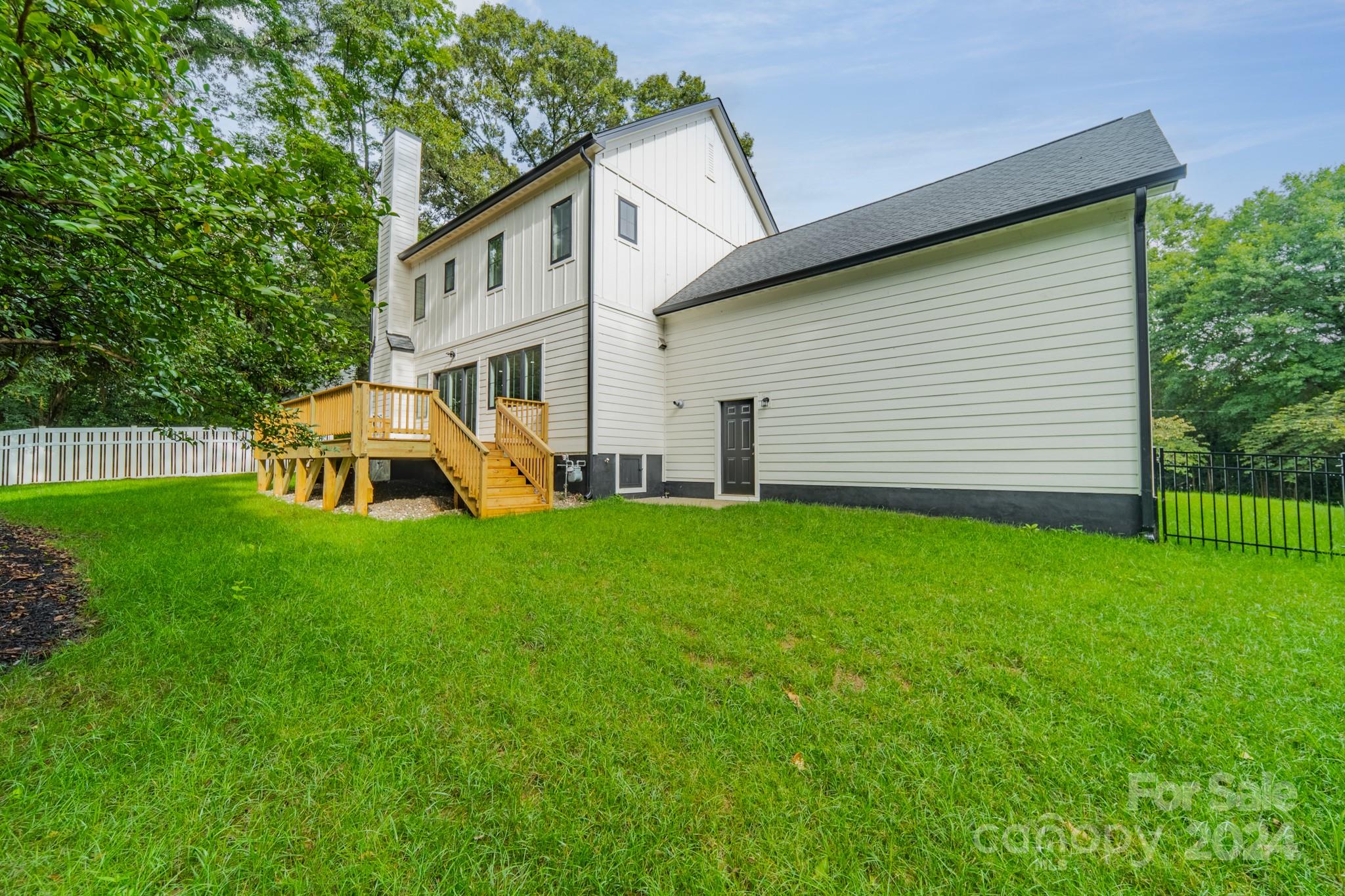 3200 East Ford Road Charlotte, NC 28205 - Photo 46 of 47 Gallery Image 46