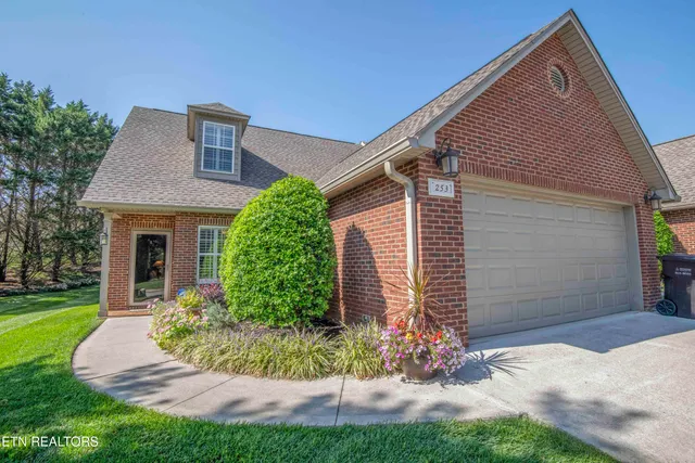 $447,500 | 253 Meadow Walk Lane, Lenoir City, TN 37772