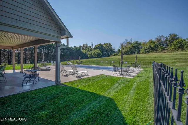 $447,500 | 253 Meadow Walk Lane, Lenoir City, TN 37772