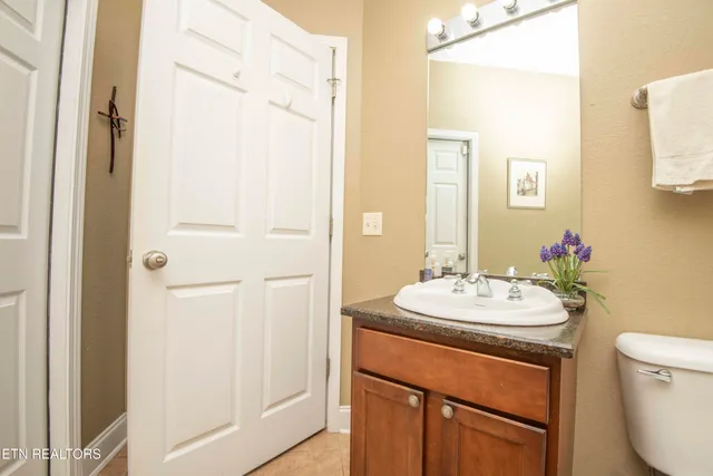 $447,500 | 253 Meadow Walk Lane, Lenoir City, TN 37772