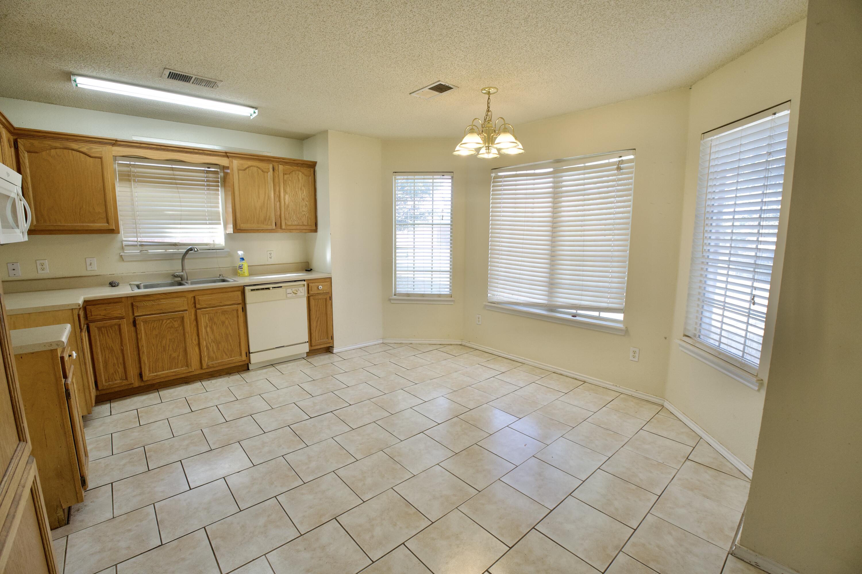 2803 107th Street Lubbock, TX 79423 - Photo 5 of 15 ATB07073