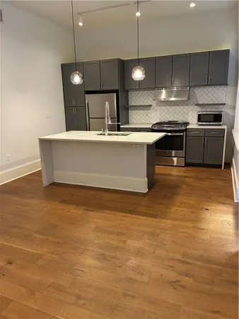 $2,215 | 221 Chartres Street, Unit 203, New Orleans, LA 70130