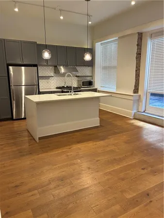 $2,215 | 221 Chartres Street, Unit 203, New Orleans, LA 70130