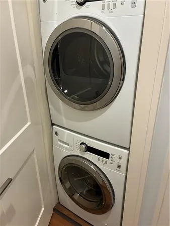 $2,215 | 221 Chartres Street, Unit 203, New Orleans, LA 70130