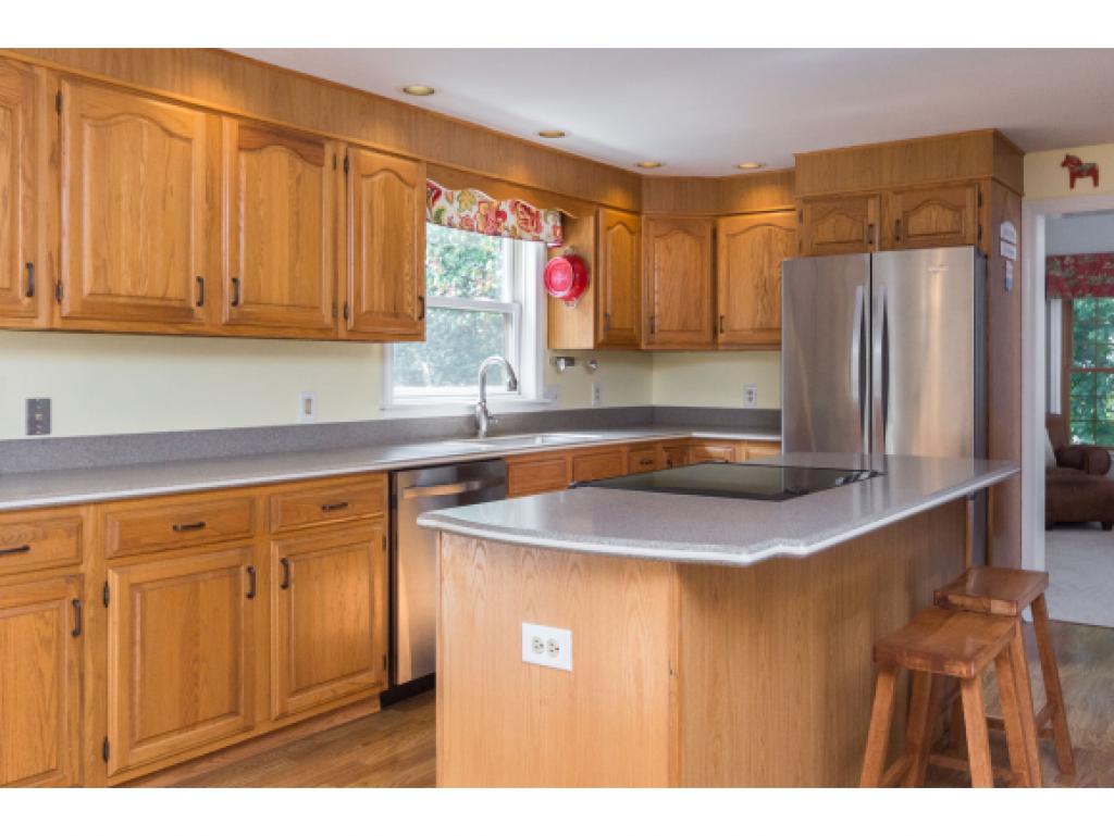6 Lafayette Road Londonderry, NH 03053 - Photo 11 of 36