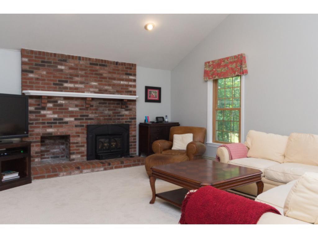 6 Lafayette Road Londonderry, NH 03053 - Photo 20 of 36