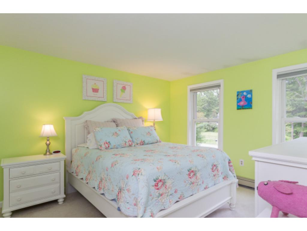 6 Lafayette Road Londonderry, NH 03053 - Photo 31 of 36