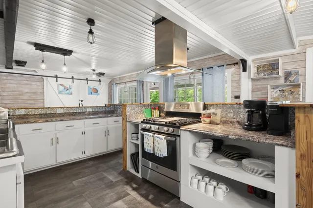 $479,899 | 8487 Parkers Ferry Road, Adams Run, SC 29426