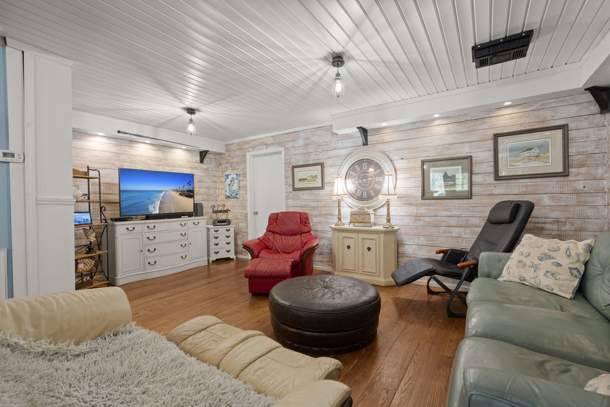 8487 Parkers Ferry Road Adams Run, SC 29426 - Photo 16 of 51 Family room