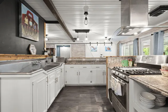 $479,899 | 8487 Parkers Ferry Road, Adams Run, SC 29426